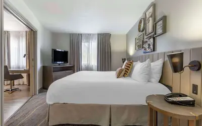 Windmill Suites Surprise - Phoenix, an Ascend Collection Hotel