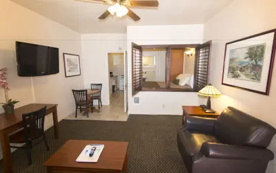 Capitola Venetian Hotel