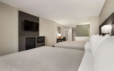 Quality Suites Tulsa I-44