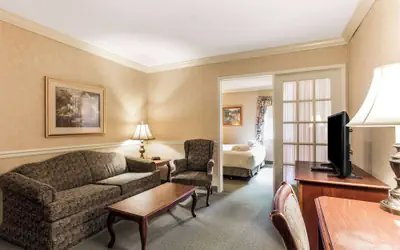 Traditions Hotel & Spa Johnson City - Binghamton, an Ascend Collection Hotel