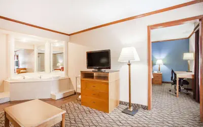 Baymont by Wyndham Madison Heights Detroit Area