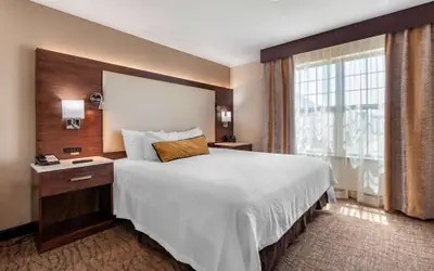 Best Western Premier Bridgewood Hotel Resort