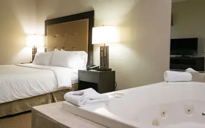 Holiday Inn Express & Suites - Olathe North by IHG