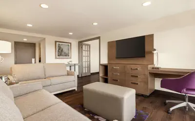 DoubleTree by Hilton New Orleans Airport