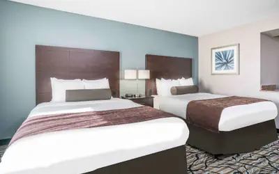 Days Inn & Suites by Wyndham Wausau