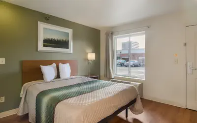 HomeTowne Studios by Red Roof Lake Charles - Sulphur