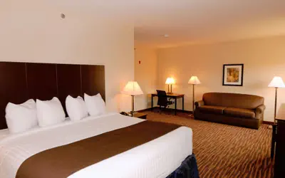 Cobblestone Inn & Suites - Denison | Oak Ridge