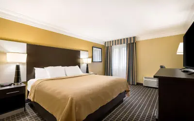 Quality Inn & Suites Syracuse Fairgrounds