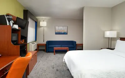 Holiday Inn Express Farmington - Bloomfield by IHG