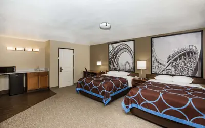 Super 8 by Wyndham Altoona