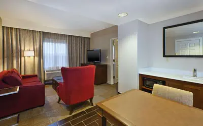 Hampton Inn & Suites Providence-Warwick Airport