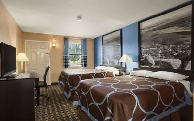 Super 8 by Wyndham Grand Prairie Southwest