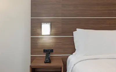 Holiday Inn Express & Suites West by IHG