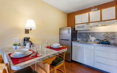 Suburban Studios Albuquerque Uptown