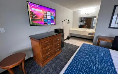 Travelodge by Wyndham Lincoln Northeast