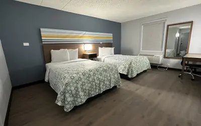 HomeTowne Studios by Red Roof Richmond, VA - W Broad St