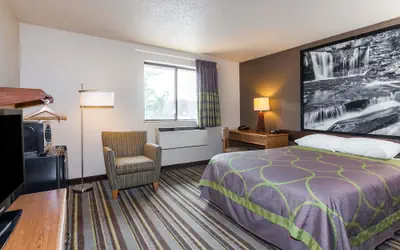 Super 8 by Wyndham Dunbar/Charleston Area