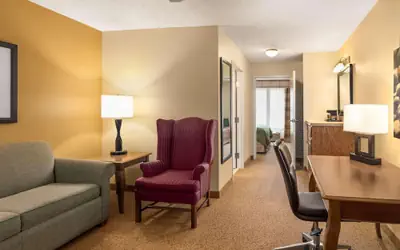 Country Inn & Suites by Radisson, Salina, KS