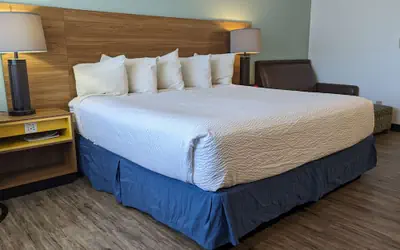 Days Inn by Wyndham Lake Havasu