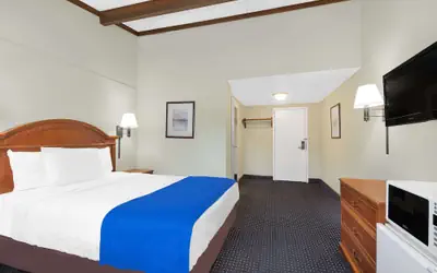 Travelodge by Wyndham Lima OH