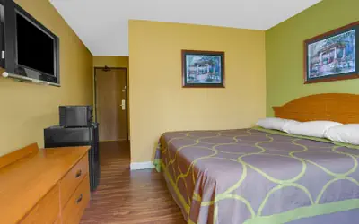 Super 8 by Wyndham Gainesville I-75 Hospital University Area