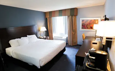 Baymont by Wyndham Flint Airport North