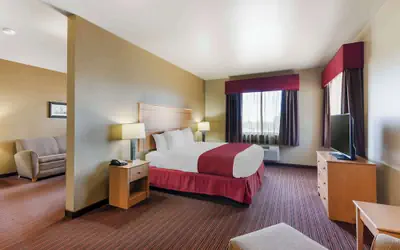 Best Western Golden Prairie Inn and Suites