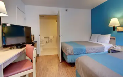 Motel 6-Des Moines, IA - North