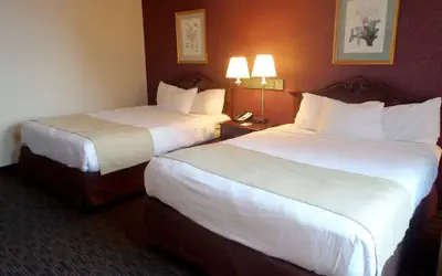 AmericInn by Wyndham Marshall