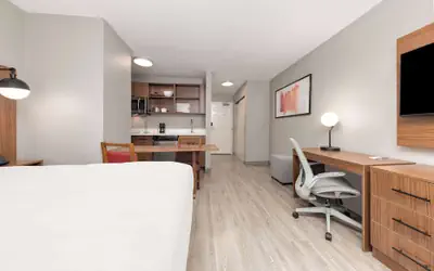 Hawthorn Extended Stay by Wyndham Bedford - Dallas