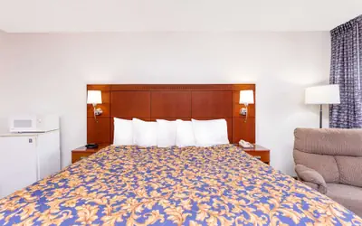 Howard Johnson by Wyndham Perry GA