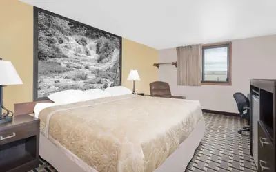 Super 8 by Wyndham Watertown