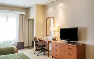 Comfort Inn & Suites West Chester - North Cincinnati