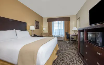 Holiday Inn Express Hotel & Suites Clovis by IHG