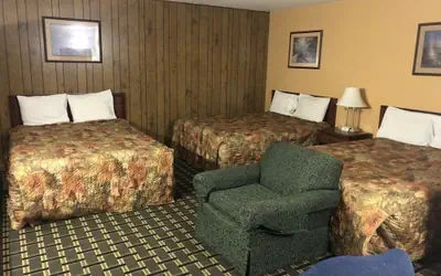 Big 12 Motel Broken Bow NE