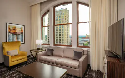 Doubletree By Hilton Youngstown Downtown