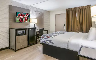 Red Roof Inn Savannah - Richmond Hill/ I-95