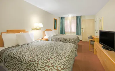 Tree Inn & Suites Albuquerque.