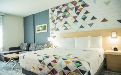 La Quinta Inn & Suite by Wyndham Lake City