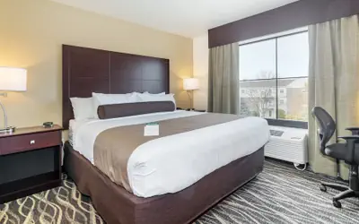 Cobblestone Hotel & Suites - Janesville