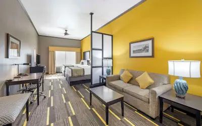 Best Western Plus Emerald Inn & Suites