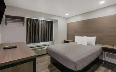 Americas Best Value Inn & Suites Lake Charles at I-210 Exit 5