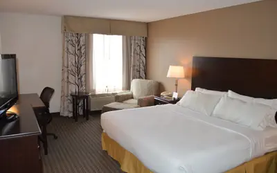 Holiday Inn Express & Suites Winner by IHG