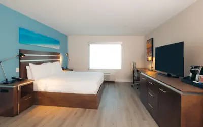 The Cove Hotel, Long Beach