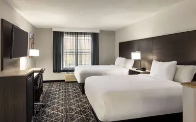 La Quinta Inn & Suites by Wyndham Lake George