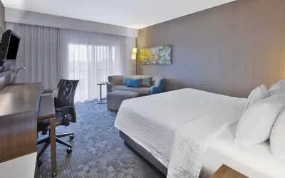 Courtyard by Marriott Somerset