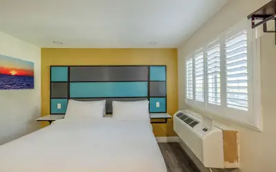 Hotel Avenida Victorville I 15