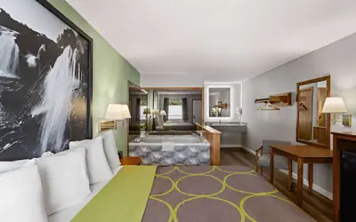 Super 8 by Wyndham Branson - Shepherd of the Hills Exwy