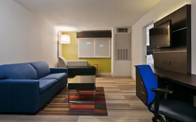 Holiday Inn Express Hotels & Suites Burlington by IHG