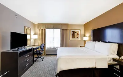 Holiday Inn Express & Suites New Berlin by IHG
